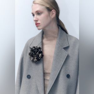 Zara SILK BLEND FLORAL BROOCH GOLD BLK - NWT